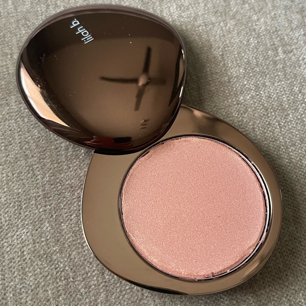 lilah b. Glisten + Glow Skin Illuminator in b. captivating